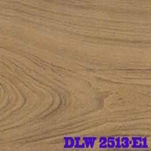 Vinyl plank motif kayu